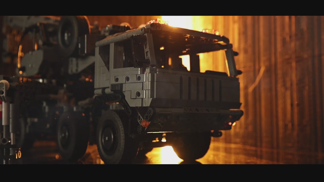 CaDA Master Military Crane Truck C61507W